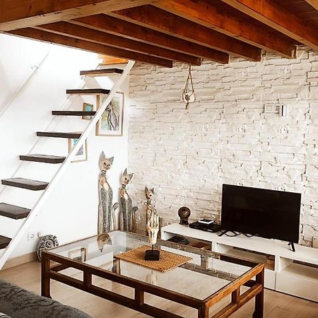 ארונה Beautiful Chalet With Wifi And Free Parking מראה חיצוני תמונה