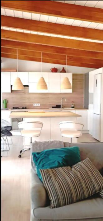 ארונה Beautiful Chalet With Wifi And Free Parking מראה חיצוני תמונה