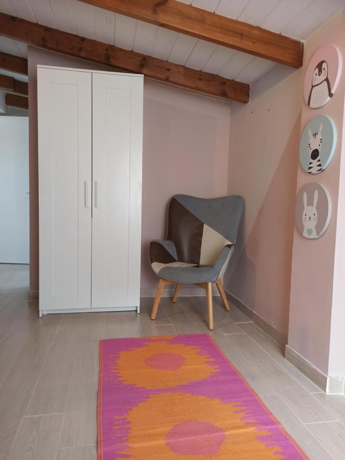 ארונה Beautiful Chalet With Wifi And Free Parking מראה חיצוני תמונה
